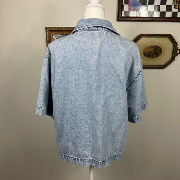 Gap Denim Short Sleeve Button Down Cropped Shirt - SIZE L Light Wash Lightweight - Picture 4 of 6